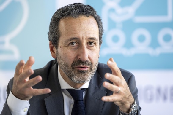 Robert Mardini, directeur general des Hopitaux Universitaires de Geneve (HUG), s'exprime et presente la strategie institutionnelle 2026-2030, ce jeudi 25 septembre 2025 a Geneve. Un an a la tete  ...