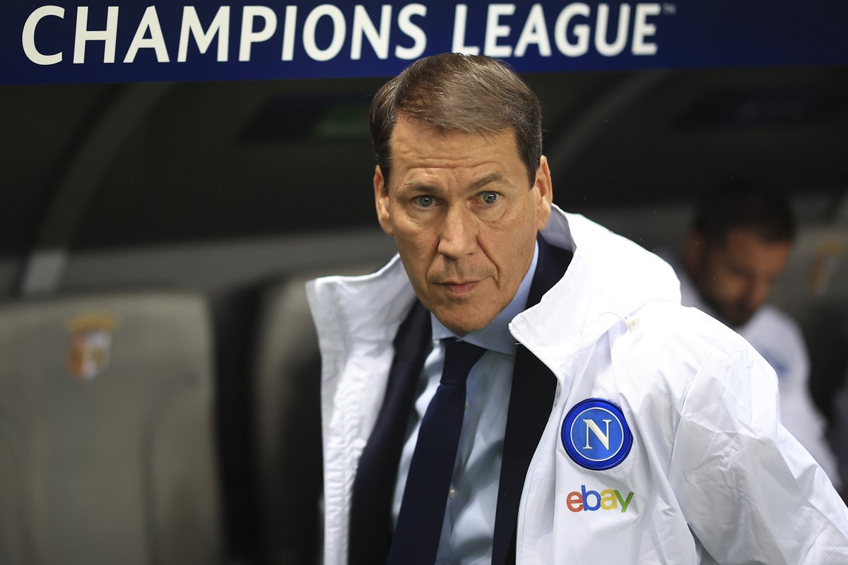 Napoli's head coach Rudi Garcia attends to the start of the Champions League group C soccer match between SC Braga and SCC Napoli at the Municipal stadium in Braga, Portugal, Wednesday, Sept. 20, ...