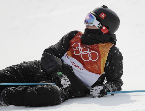 AndriÂ Ragettli, of Switzerland, sits on the course after crashing during the men&#039;s slopestyle final at Phoenix Snow Park at the 2018 Winter Olympics in Pyeongchang, South Korea, Sunday, Feb. 18, ...