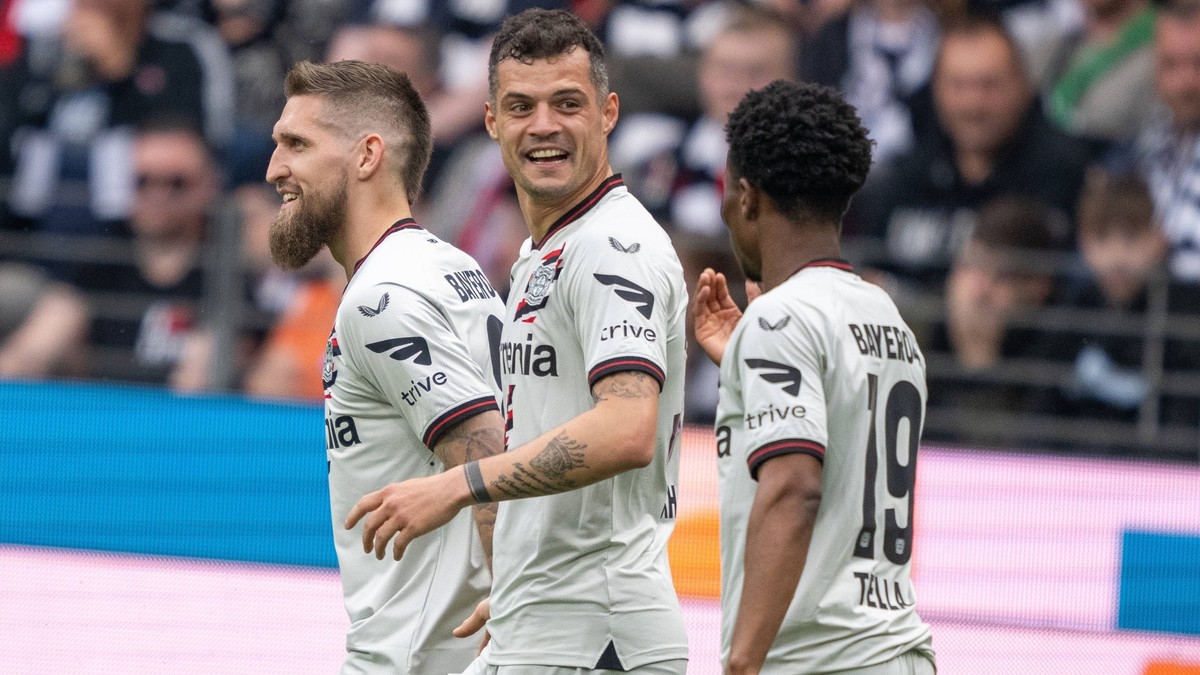 Xhaka scores and Leverkusen equals the record series