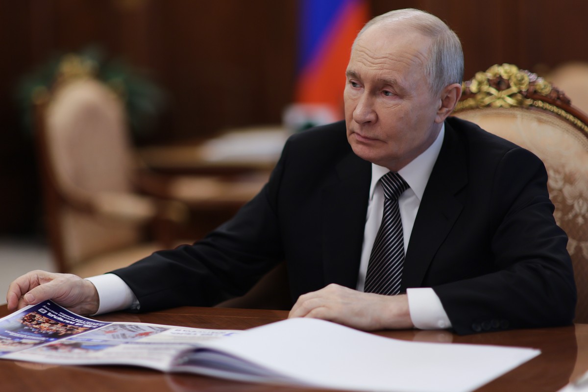 Russian President Vladimir Putin listens to the Governor of the Kursk Region Alexander Khinshtein during their meeting at the Kremlin in Moscow, Tuesday, June 30, 2026. (Gavriil Grigorov/Sputnik, Krem ...