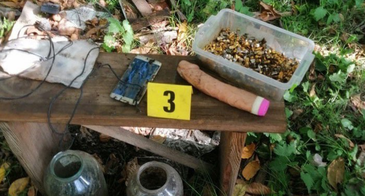 Ukraine: gode et dents retrouvés dans une salle de torture