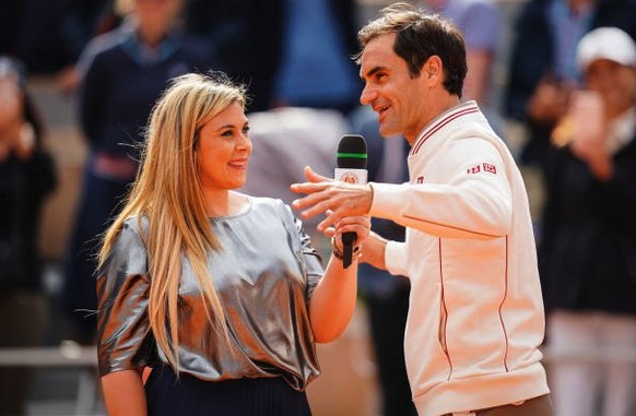 Federer bei Bartoli im On-Court-Interview.