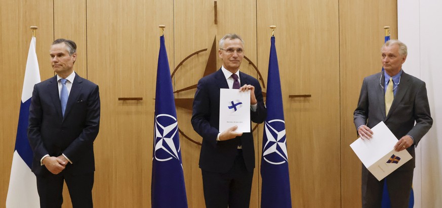 Nato Generalsekretär Jens Stoltenberg mit Klaus Korhonen und  Axel Wernhoff