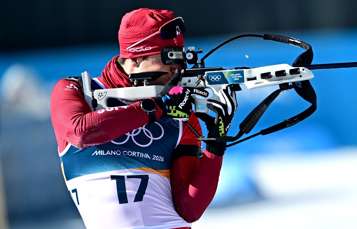 epa12741738 Niklas Hartweg of Switzerland at the shooting range during the zeroing before in the Men's 12.5km Pursuit of the Biathlon competitions at the Milano Cortina 2026 Winter Olympic Games, ...