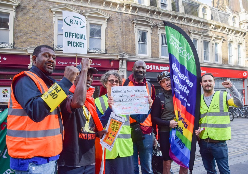 «Jobs, Pay and Conditions» ist das Motto der Demonstranten.