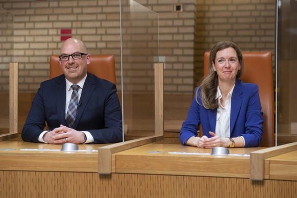 Die Kandidaten fuer das Amt des Regierungschefs Daniel Risch (VU) und Sabine Monauni (FBP), am Sonntag, 7. Februar 2021, in Vaduz. Liechtenstein waehlt heute den Landtag (Parlament) und damit indirekt ...