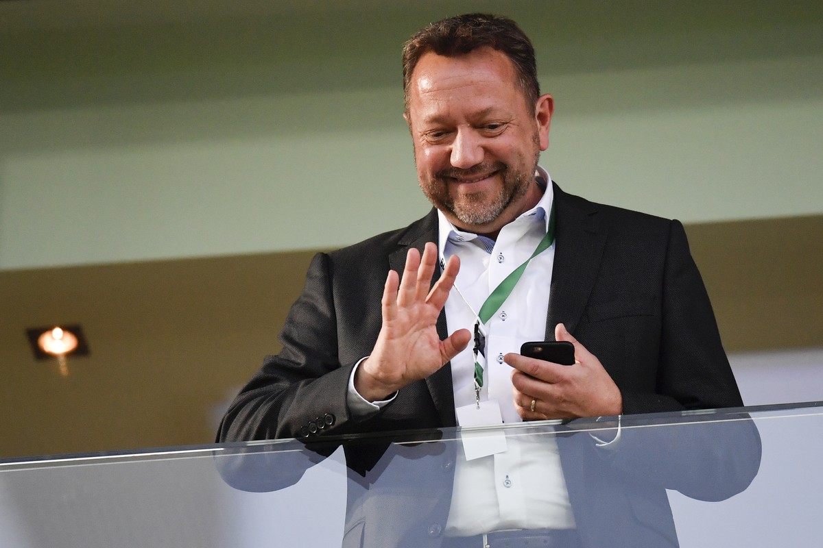 Stefan Hernandez, der neue Praesident des FC St. Gallen, im Fussball Super League Spiel zwischen dem FC St. Gallen und dem FC Vaduz, am Samstag, 13. Mai 2017, im Kybunpark in St. Gallen. (KEYSTONE/Gia ...