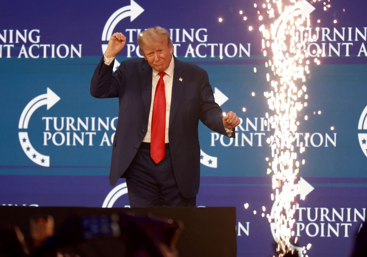 Ron DeSantis est contraint de revoir son équipe de campagne à la baisse, faute de gagner des points et des donateurs face à Donald Trump.