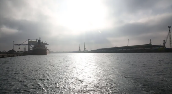 Hafen von Rostock: Hier soll die Ausrüstung an Bord der Jacht gebracht worden sein.