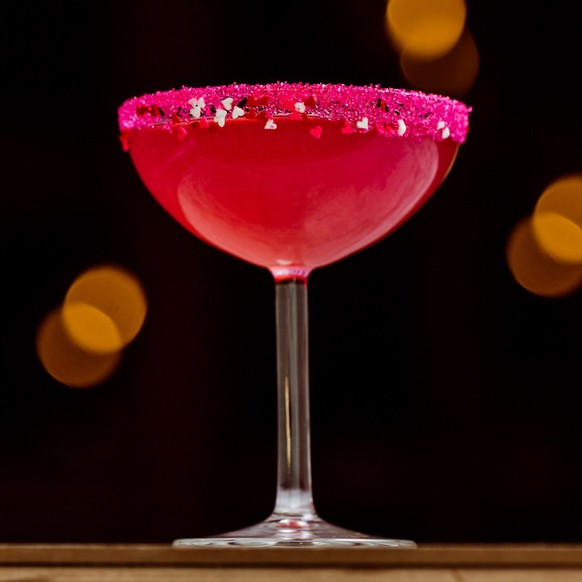 Bitter Hearts Know Better cocktail trinken drinks alkohol https://cdn.liquor.com/wp-content/uploads/2019/02/12093737/Bitter-Hearts-Know-Better-720x720-recipe-1.jpg