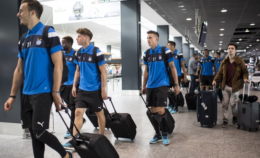 Players of GC arrive at the Zurich Airport, one day prior to the qualifying round soccer match between Grasshopper Club Zuerich (Switzerland) and Apollon Limassol (Cyprus) in Zurich, Switzerland, Wedn ...