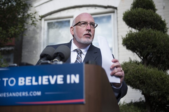 epa05074505 Democratic Presidential hopeful Bernie Sanders&#039; Campaign Manager Jeff Weaver responds to a question from the news media during a press conference at Bernie Sanders campaign headquarte ...