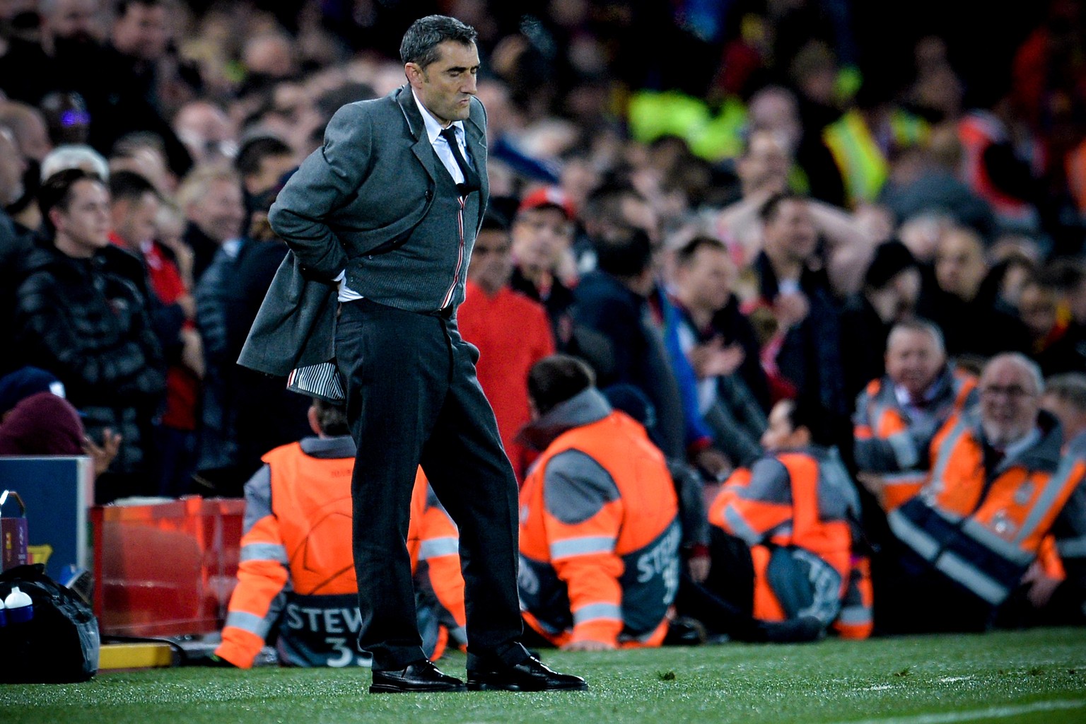 epa07554728 Barcelona&#039;s head coach Ernesto Valverde reacts during the UEFA Champions League semi final second leg soccer match between Liverpool FC and FC Barcelona in Liverpool, Britain, 07 May  ...