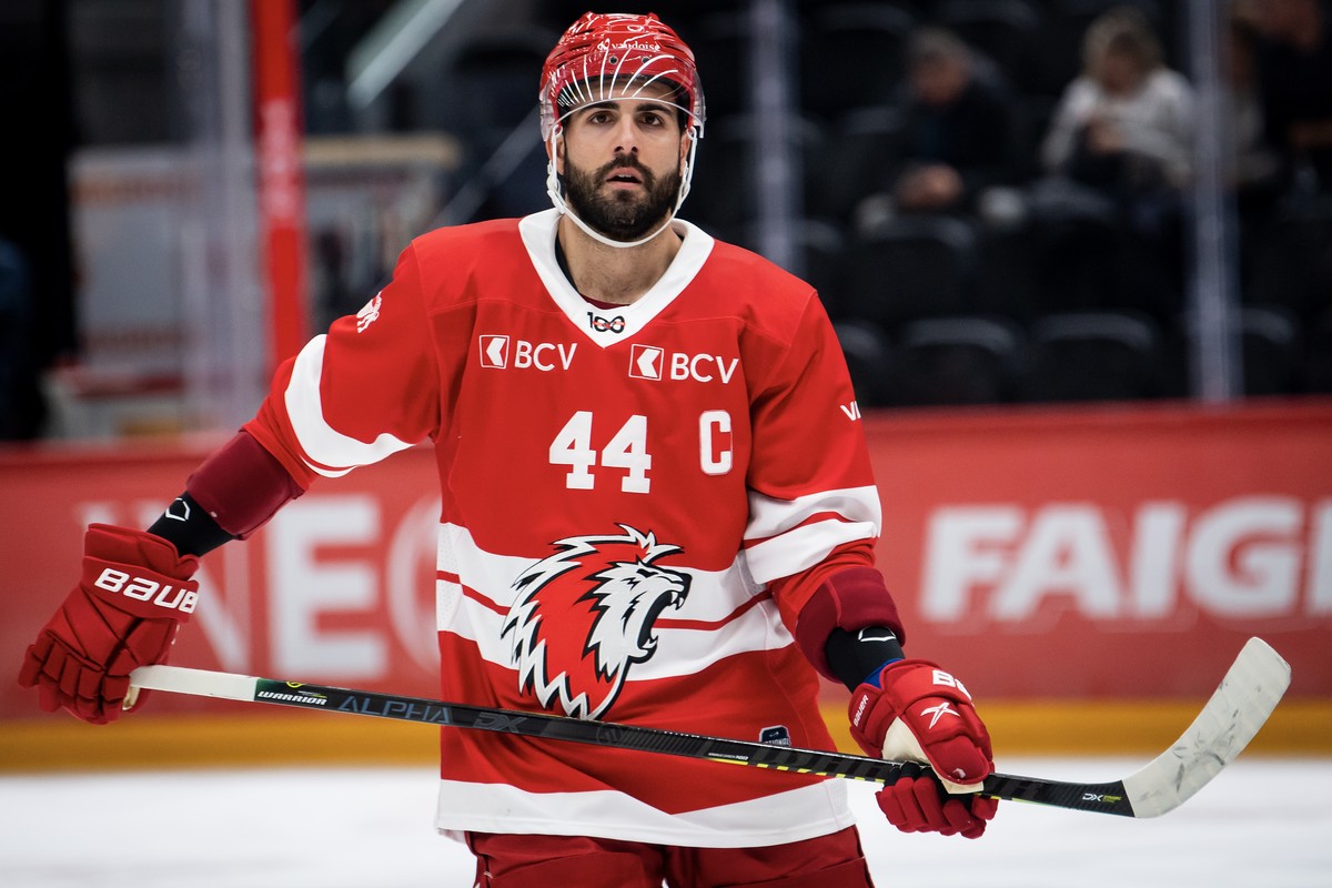 Le defenseur lausannois Mark Barberio, lors de la rencontre du championnat suisse de hockey sur glace de National League LNA, entre le Lausanne HC, LHC, et les Rapperswil-Jona Lakers le samedi 30 octo ...