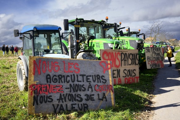 Traktor Traktoren tractors Bauern paysans Proteste