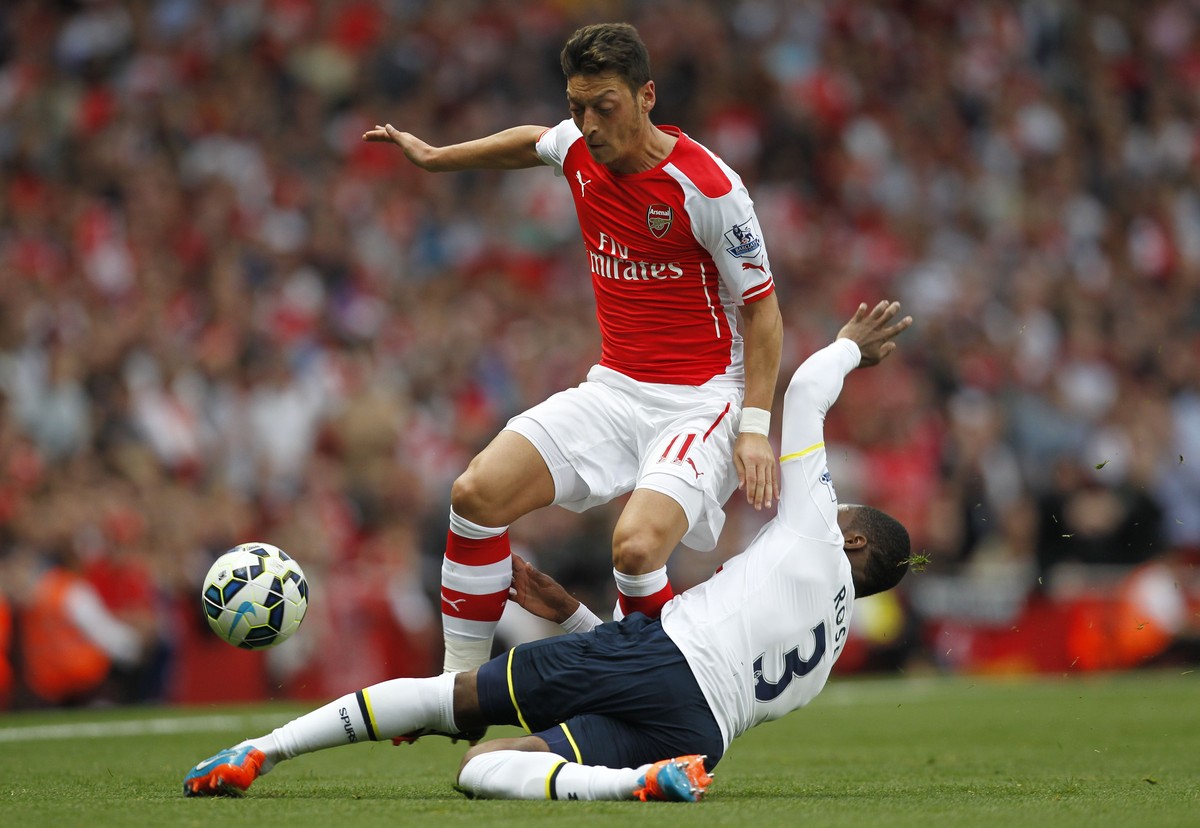 Mesut Özil fehlt Arsenal bis zum Januar.