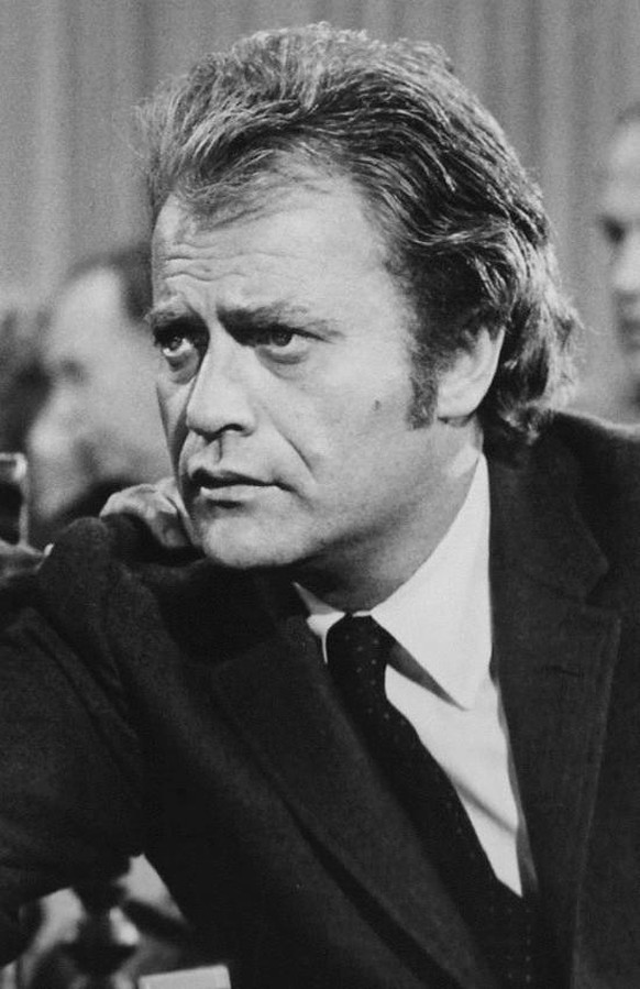 Vic Morrow 1971.
https://en.wikipedia.org/wiki/Vic_Morrow#/media/File:Vic_Morrow_in_1971.jpg