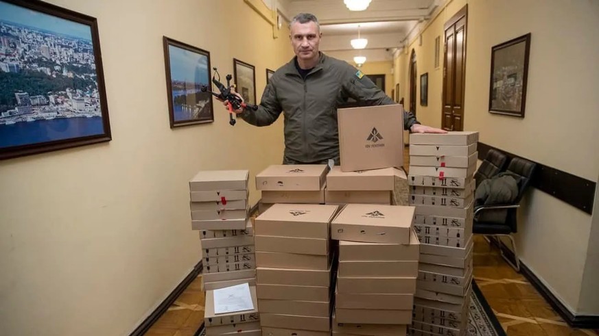 Vitali Klitschko shows the drones that he purchased together with his brother and that are to be delivered to the front.