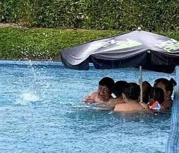 Pool tourists fail