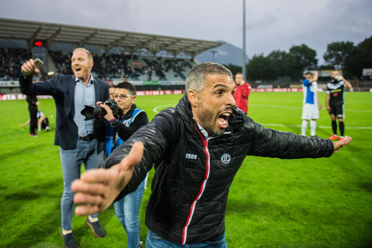 Lugano's coach Fabio Celestini celebrates the Europa League qualification after the Super League soccer match FC Lugano against Graashoper Club Zuerich, at the Cornaredo stadium in Lugano, Saturd ...