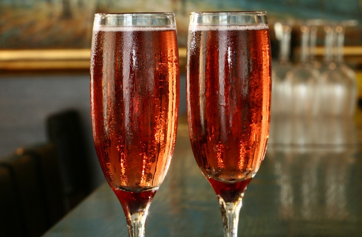 Kir Royale champagner cocktail trinken alkohol drink