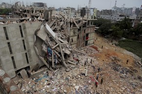 Die eingestürzte Rana-Plaza-Fabrik in Bangladesch kurz nach der Katastrophe.&nbsp;
