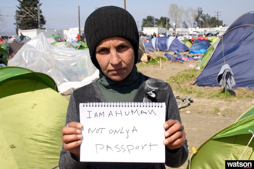«ich bin ein Mensch, nicht nur ein Pass.»<br data-editable="remove">