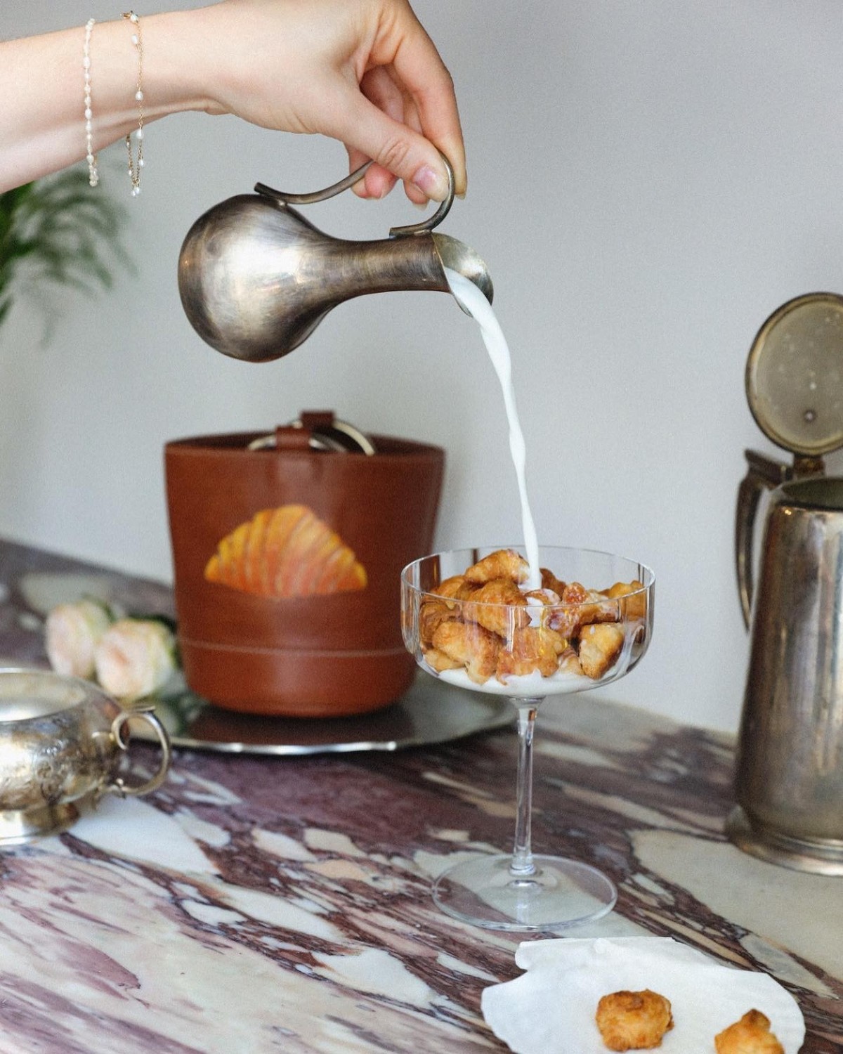 Mais est-ce que c'est bon, un croissant qui flotte dans le lait?