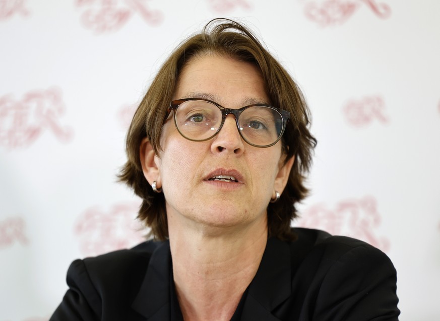 Tatjana Haenni, Direktorin Frauenfussball, spricht waehrend einer Medienkonferenz des Schweizerischen Fussballverbands SFV zur Strategie 2021-2025, am Donnerstag, 7. April 2022 in Muri bei Bern. (KEYS ...