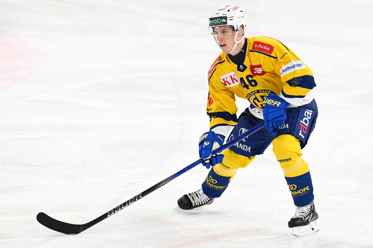 Davos Dominik Egli, beim Eishockey-Qualifikationsspiel der National League zwischen den SCL Tigers und dem HC Davos, am Dienstag, 30. Januar 2024, in der Emmental Versicherungs Arena in Langnau. (KEYS ...