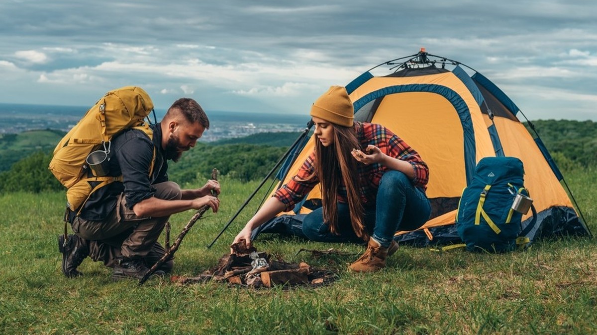 Le TCS rappelle les règles pour le camping sauvage en Suisse (image d'illustration)