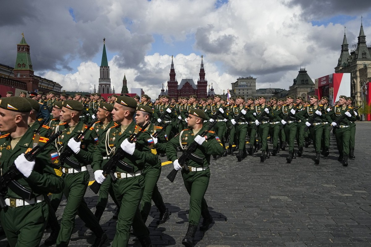 Russian servicemen march during the Victory Day military parade in Moscow, Russia, Monday, May 9, 2022, marking the 77th anniversary of the end of World War II. (AP Photo/Alexander Zemlianichenko)