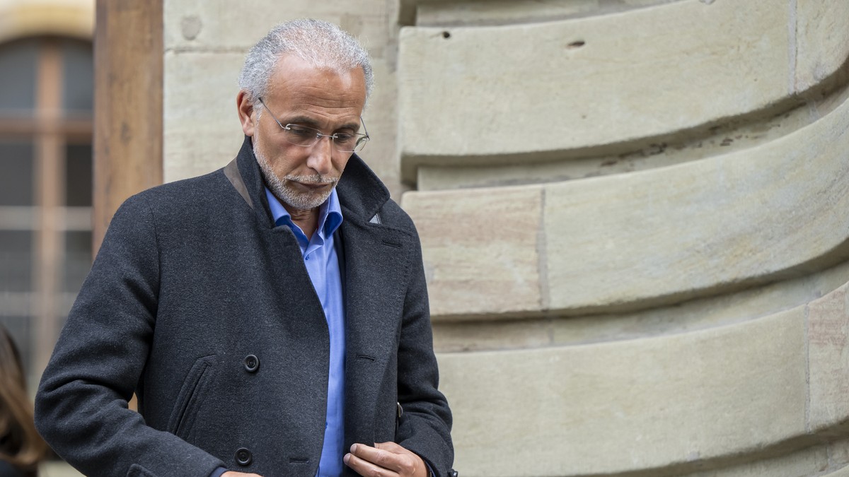 epa11377974 Swiss leading Islamic scholar Tariq Ramadan leaves the Geneva courthouse during his appeal trial for rape and sexual coercion, in Geneva, Switzerland, 29 May 2024. The court had aquitted T ...
