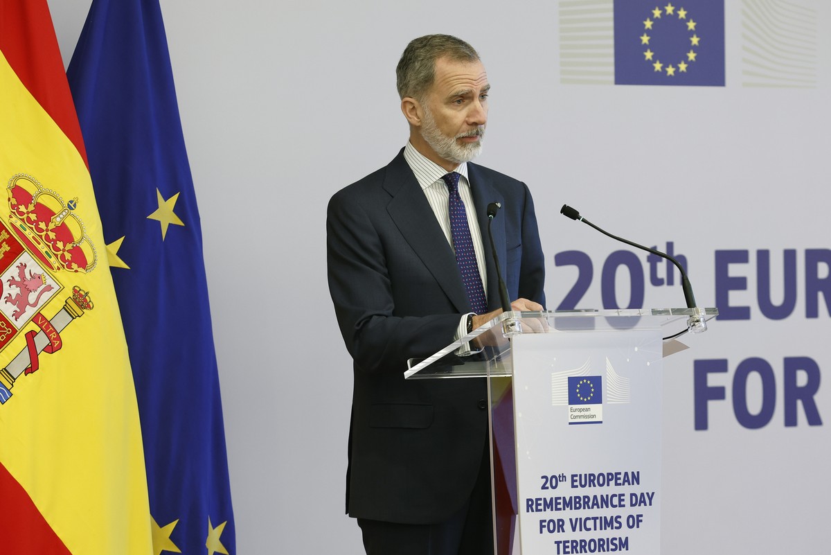 epa11214330 Spain's King Felipe VI delivers a speech as part of the European Day of Remembrance of Victims of Terrorism and the 20th anniversary of the 2004 Madrid attacks, in Madrid, Spain, 11 M ...