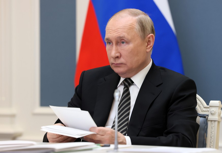epa09979700 Russian President Vladimir Putin attends a meeting of the Supreme Eurasian Economic Council, the highest body of the Eurasian Economic Union (EAEU or EEU), via a videoconference at the Kre ...