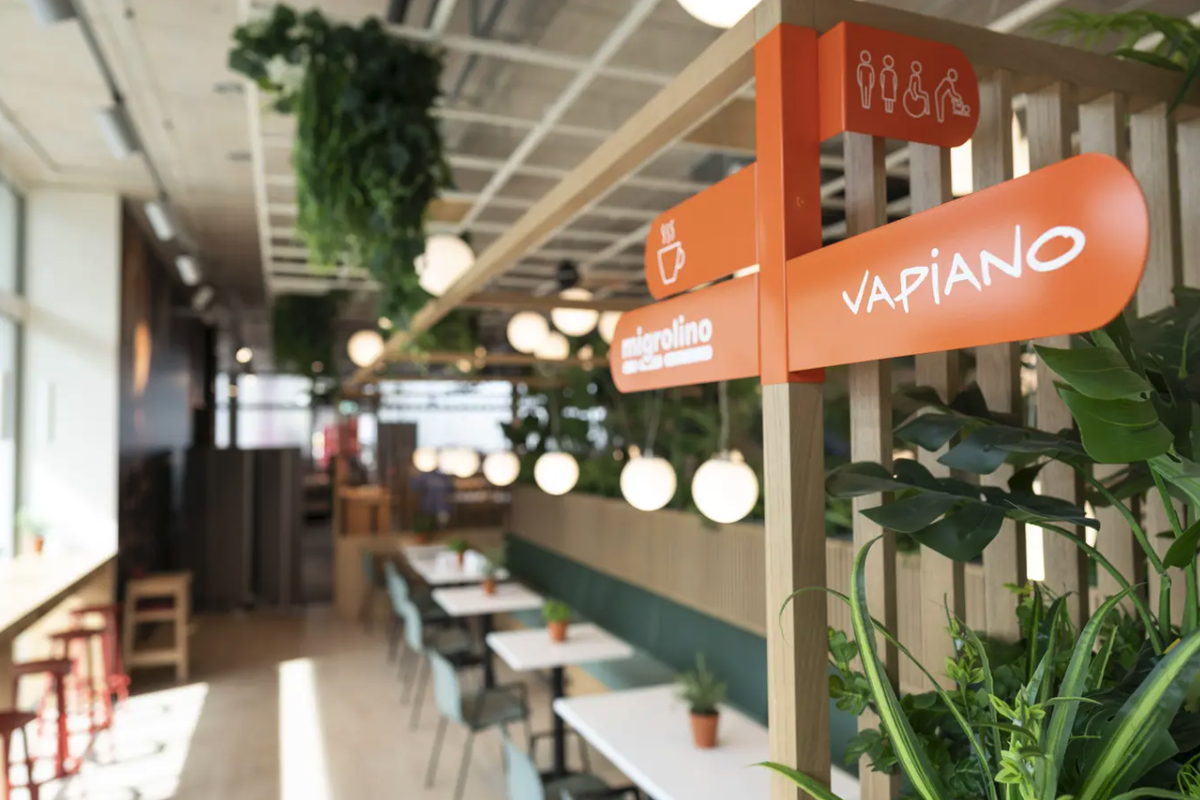 La station-service Migrol à Spreitenbach. Il y a un restaurant Vapiano dans le magasin.