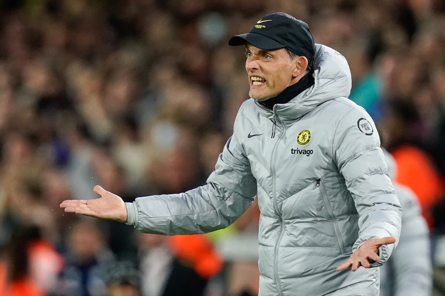 epa09941016 Chelsea manager Thomas Tuchel reacts during the English Premier League soccer match between Leeds United and Chelsea FC in Leeds, Britain, 11 May 2022. EPA/ANDREW YATES EDITORIAL USE ONLY. ...