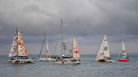 epa12410897 A flotilla of boats leaves the port of San Giovanni Li Cuti in Catania, Sicily, southern Italy, 27 September 2025. The Freedom Flotilla Coalition (FFC) and Thousand Madleens to Gaza (TMTG) ...