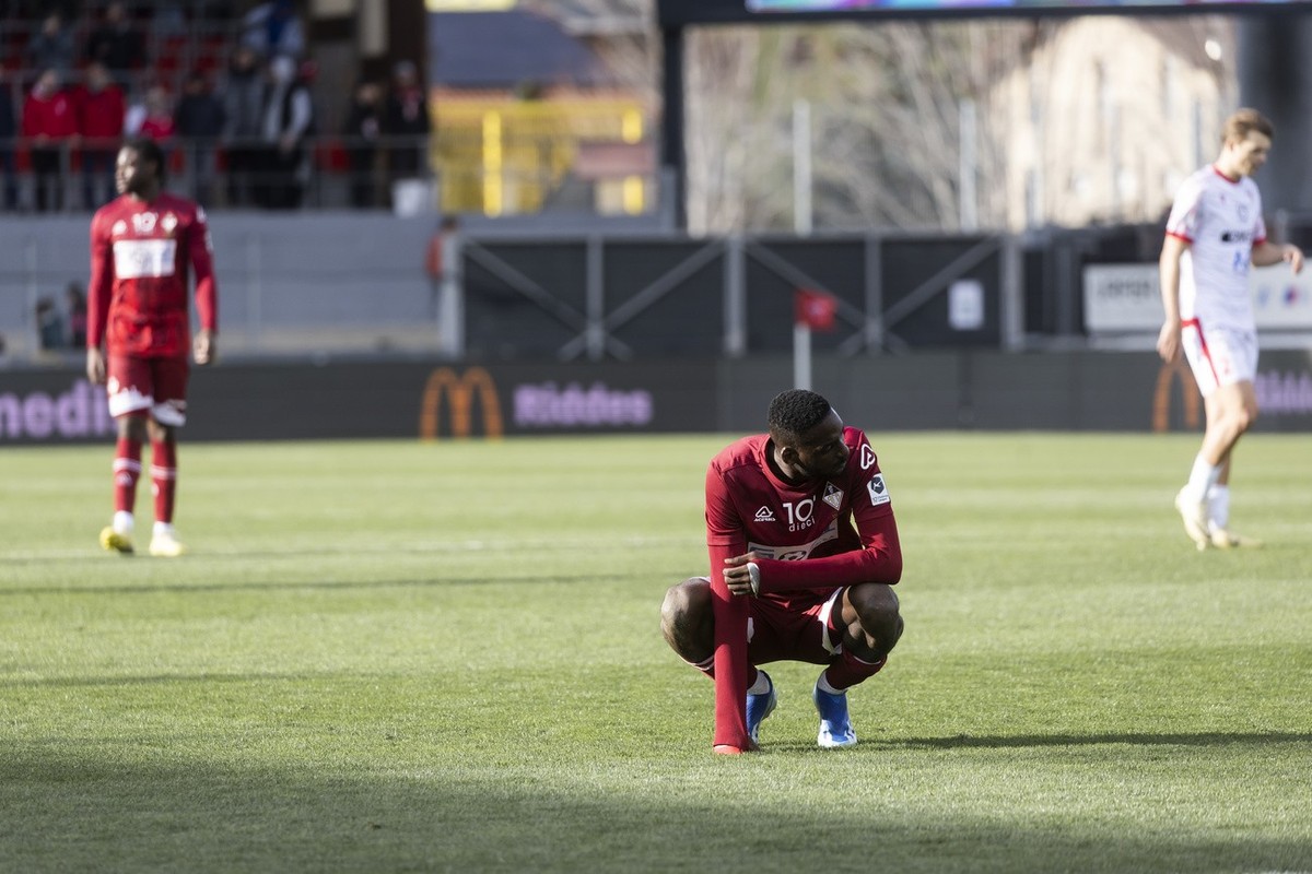La deception du milieu tessinois Abdallahi Mahmoud, lors de la rencontre du championnat de football de Challenge League entre le FC Sion et le AC Bellinzona ce dimanche, 3 mars 2024 au stade de Tourbi ...