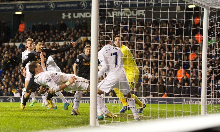 Gareth Bale erzielte eins der kuriosesten Kopfball-Eigentore der Geschichte.