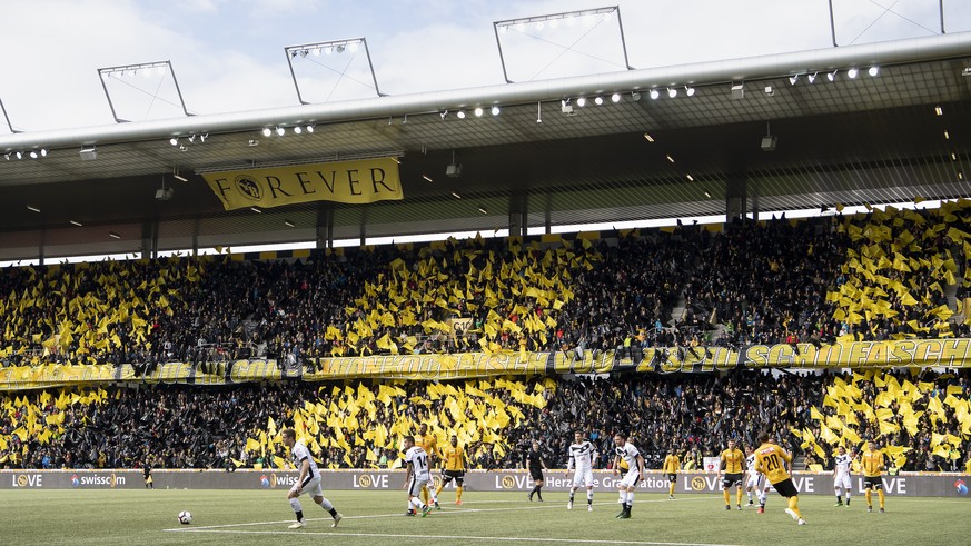 Die Spieler in Aktion im Fussball Meisterschaftsspiel der Super League zwischen dem BSC Young Boys und dem FC Lugano, im Stade de Suisse in Bern, am Sonntag, 28. April 2019. (KEYSTONE/Anthony Anex)