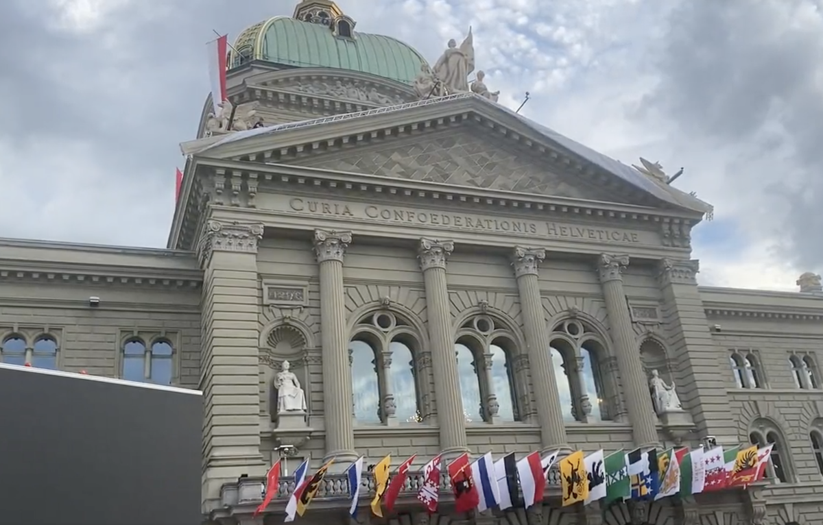 Neue Kunst am Bundeshaus: «Tilo» zum 175-Jahr-Jubiläum enthüllt