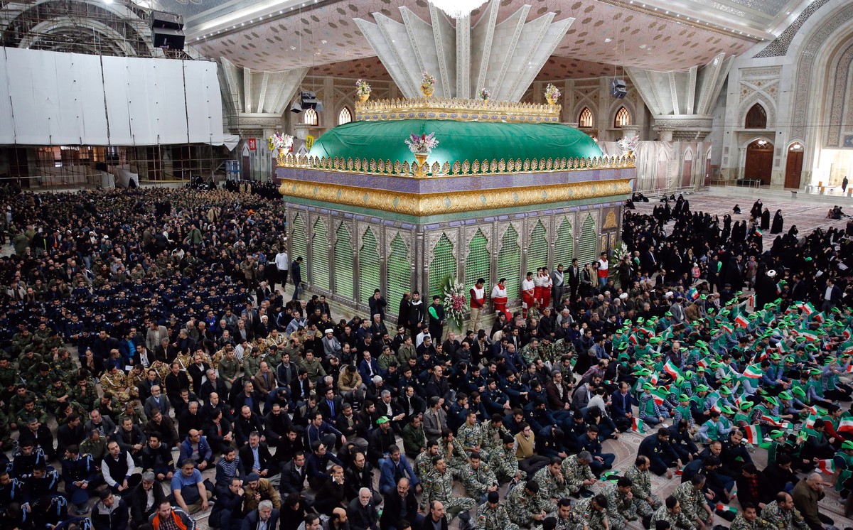 epa07335706 Iranians gather inside the shrine of Iran's late founder of the Islamic Republic, Ayatollah Ruhollah Khomeini on the occasion of the 40th anniversary of Khomeini's return from ex ...