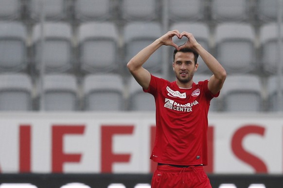 04.10.2014; Thun; Fussball Super League - FC Thun - Grasshopper Club Zuerich: Berat Sadik (Thun) jubelt nach dem 1:0(Christian Pfander/freshfocus)