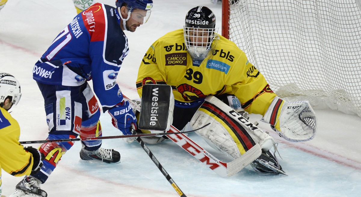 Marco Bührer bleibt beim SC Bern (vorerst) die Nummer 1.