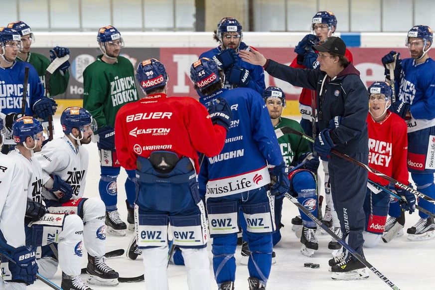 Zuerichs neuer Trainer Arno del Curto leitet sein erstes Training mit der Mannschaft der ZSC Lions, am Dienstag, 15. Januar 2019, in der KEBO. (KEYSTONE/Melanie Duchene)