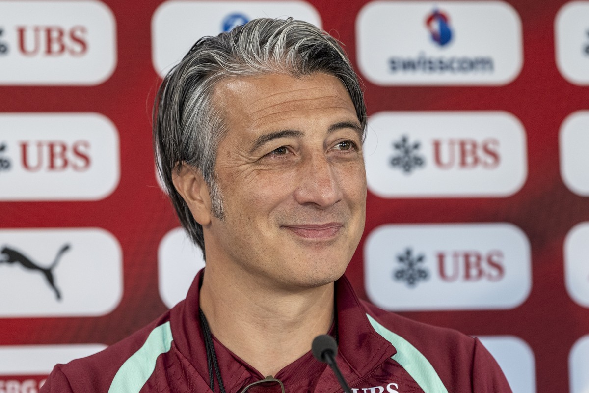 Trainer Murat Yakin von der Schweizer Fussball Nationalmannschaft spricht an einer Medienkonferenz beim WM26 Pre-Camp, am Samstag, 30. Mai 2026, im kybunpark in St. Gallen. (KEYSTONE/Peter Schneider)