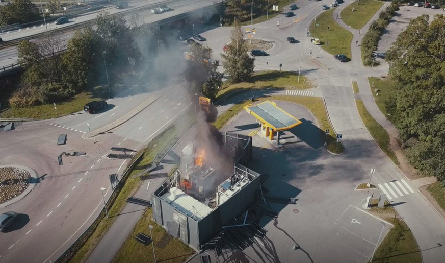 Blick auf die Unfallstelle bei Oslo. Laut einer Stellungnahme entzündete sich ausgelaufenes Gas.