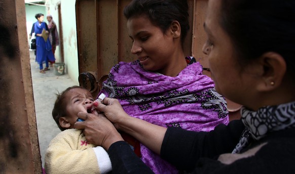 Polioimpfung in Pakistan, dem einzigen Land neben Afghanistan, in dem die Kinderlähmung 2015 noch vorkam.
